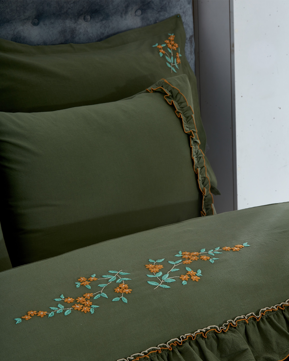 Embroidered Duvet Cover Set - Green