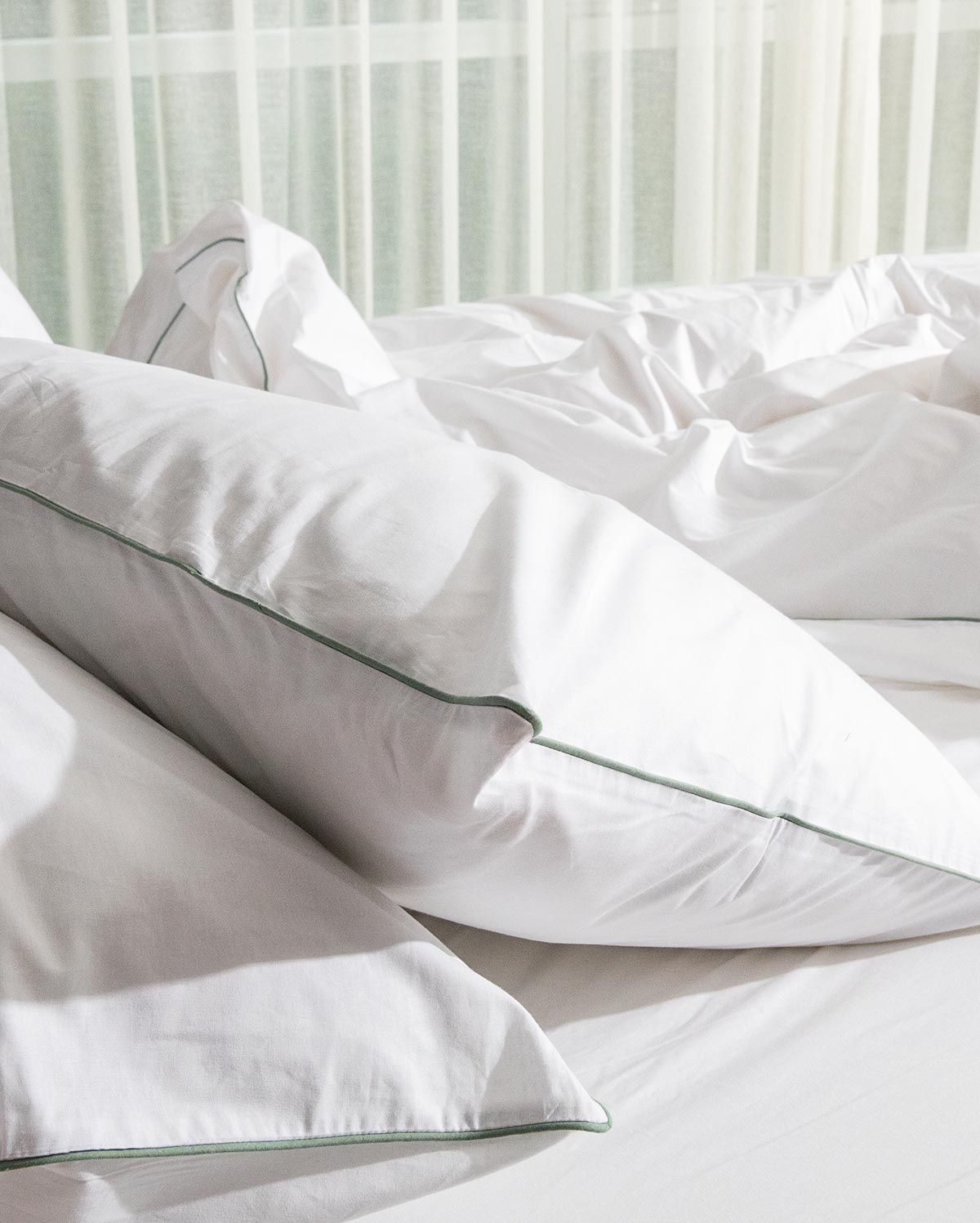 Classic Percale Pillowcase 2pcs- White with Jade Green Pipe Edge