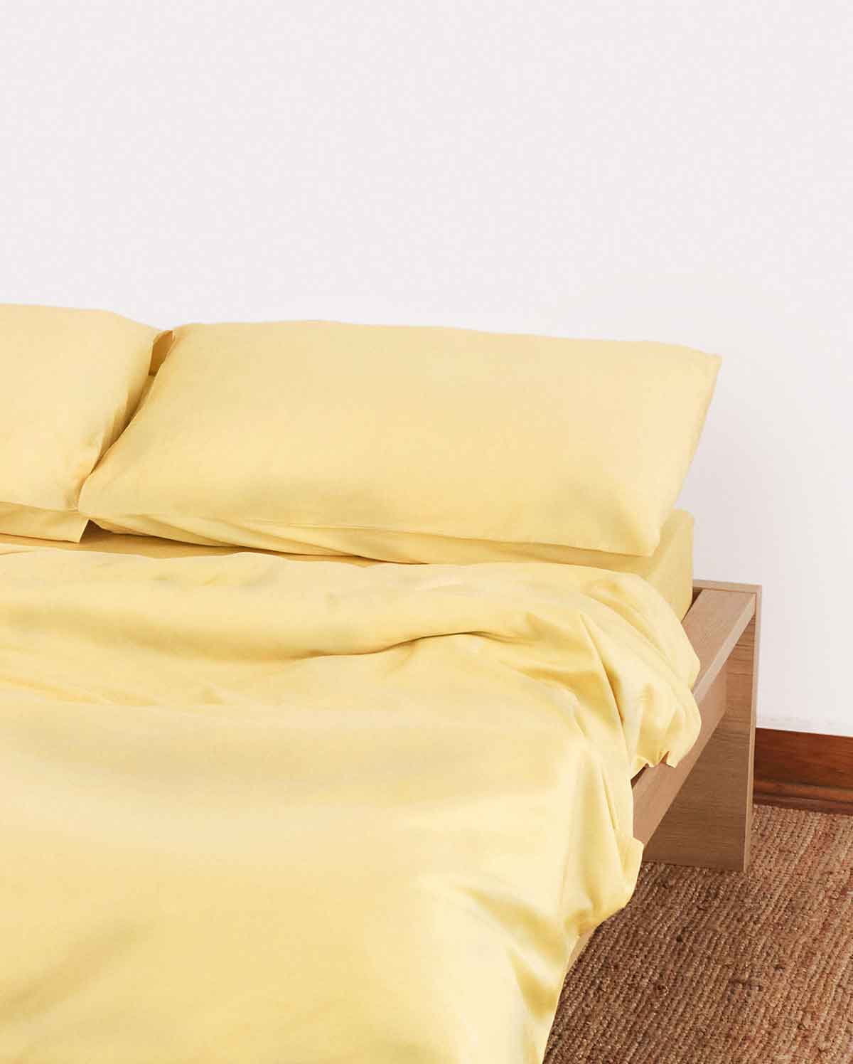 Lavish Sateen - Core Bedding Set - Gold