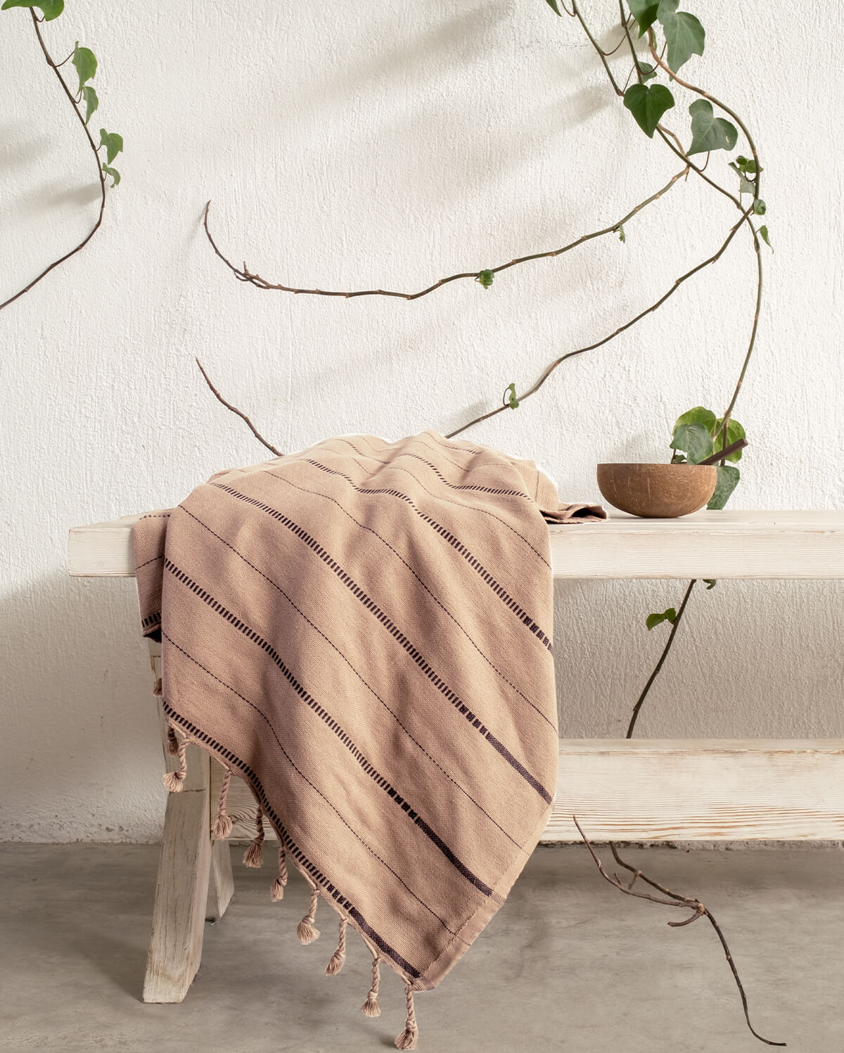 Boa Cotton Throw - Beige & Black